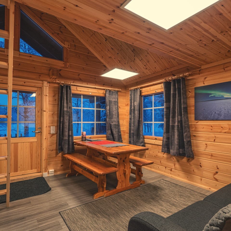 Harriniva, Arctic Log Cabin